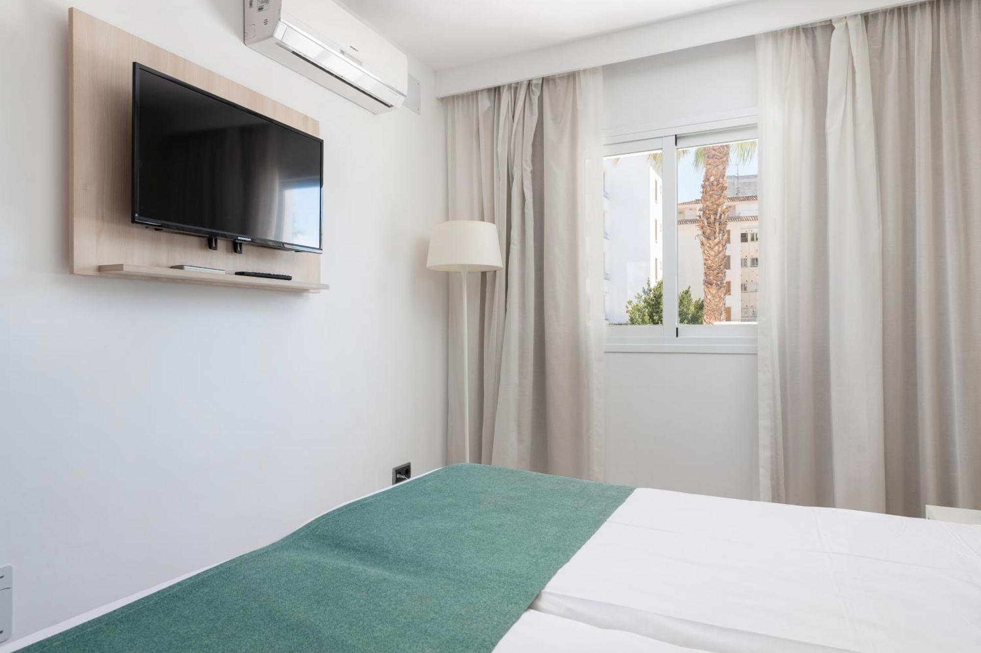 Olive Beach Apartamentos 阿尔库迪亚港 外观 照片